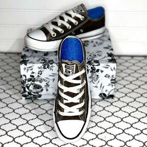 Women’s All Star Converse Low Rise Size 5 Grey Chucks!🤩❤️⭐️